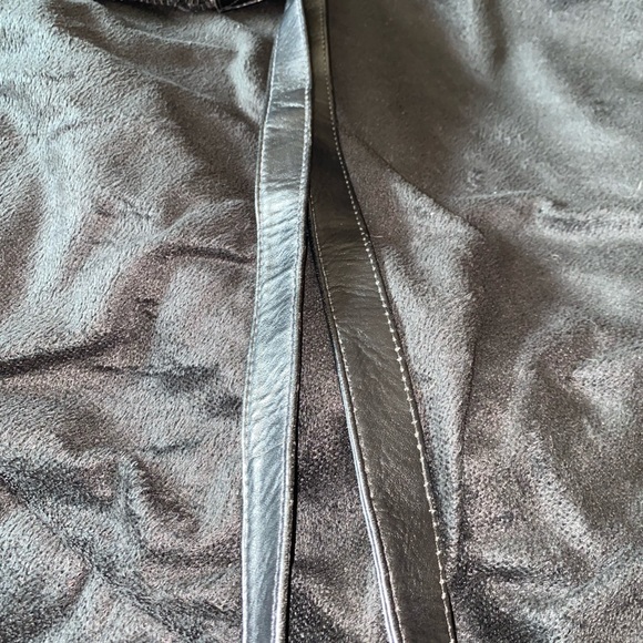 Vintage Sharif Crossbody Black Leather & Quality ribbed Fabric. Zippered pocket - Picture 11 of 13